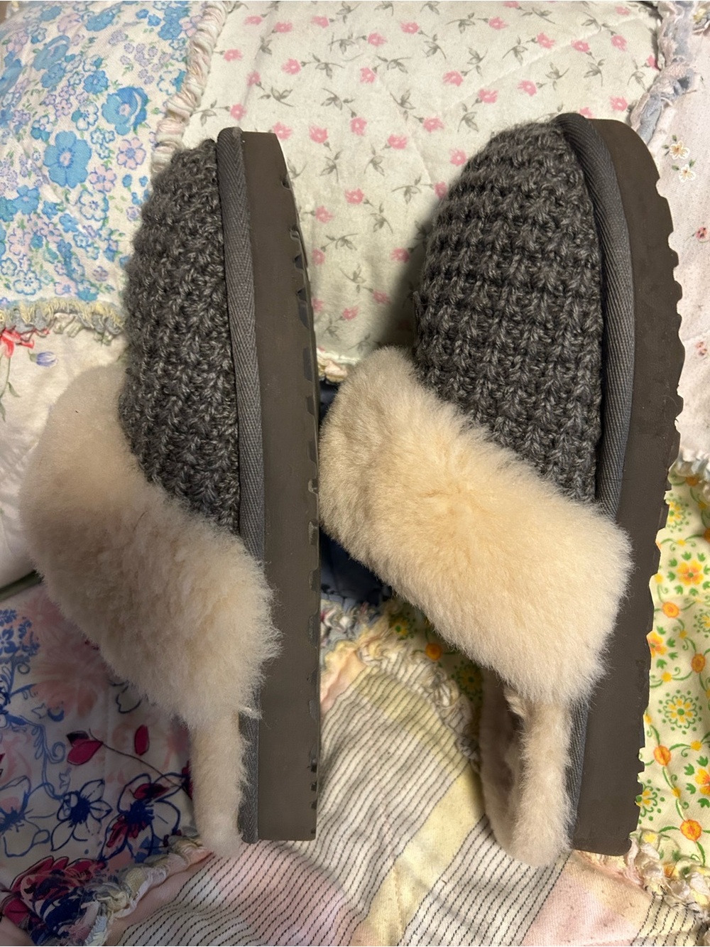 UGG Women's Gray Knit Slippers W/Cream Shearling Trim & Rubber Soles, Sz 8 - Picture 6 of 9